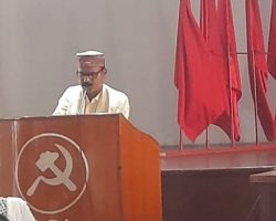 Photo of पत्रकार के घर पुलिस द्वारा शराब की छापेमारी का भाकपा नेता का विरोध